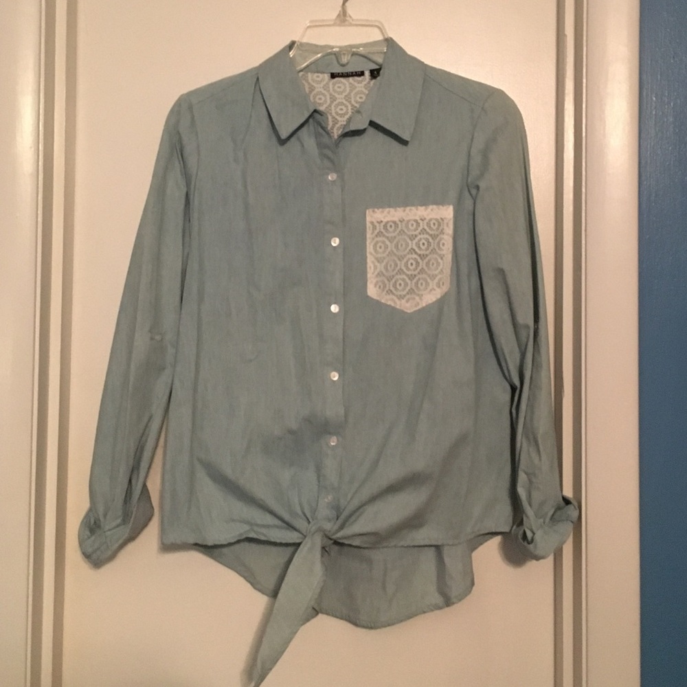 Denim tie top with lace pocket - small